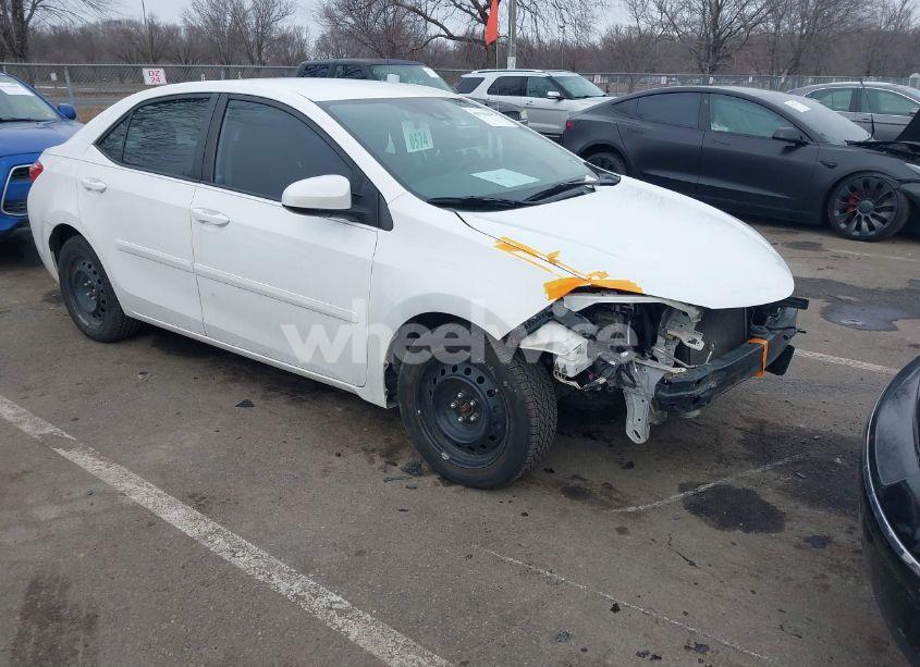 2018 Toyota Corolla LE (VIN 2T1BURHE8JC006041) main photo