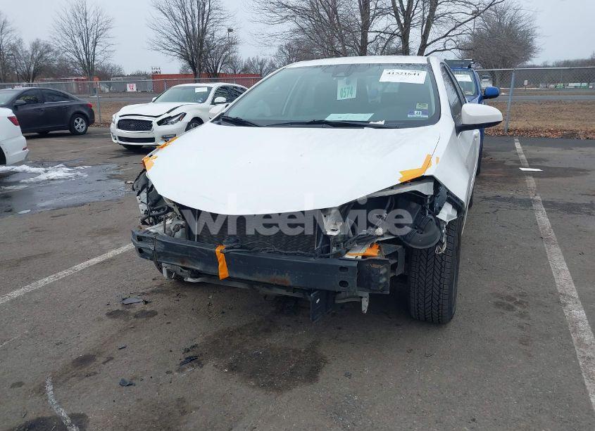 Photo 6 of 2018 Toyota Corolla LE (VIN 2T1BURHE8JC006041)