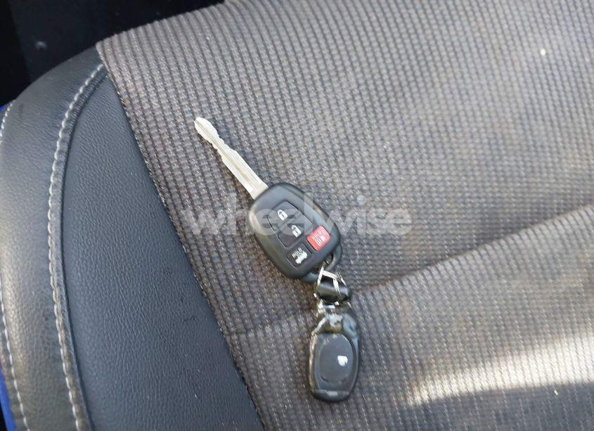 Photo 11 of 2018 Toyota Corolla SE (VIN 2T1BURHE8JC013782)