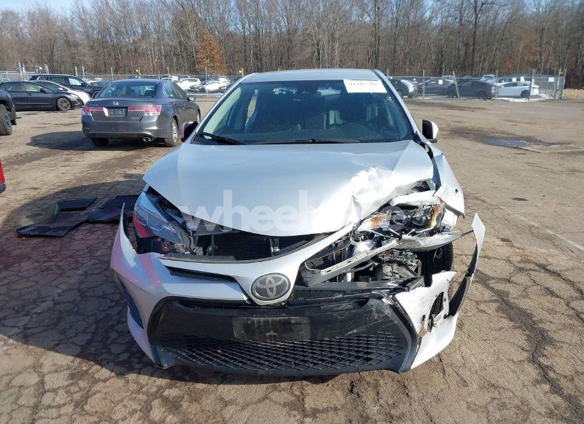 Photo 12 of 2018 Toyota Corolla SE (VIN 2T1BURHE8JC013782)