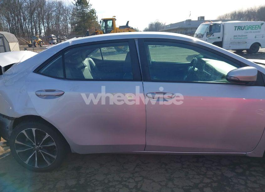 Photo 13 of 2018 Toyota Corolla SE (VIN 2T1BURHE8JC013782)