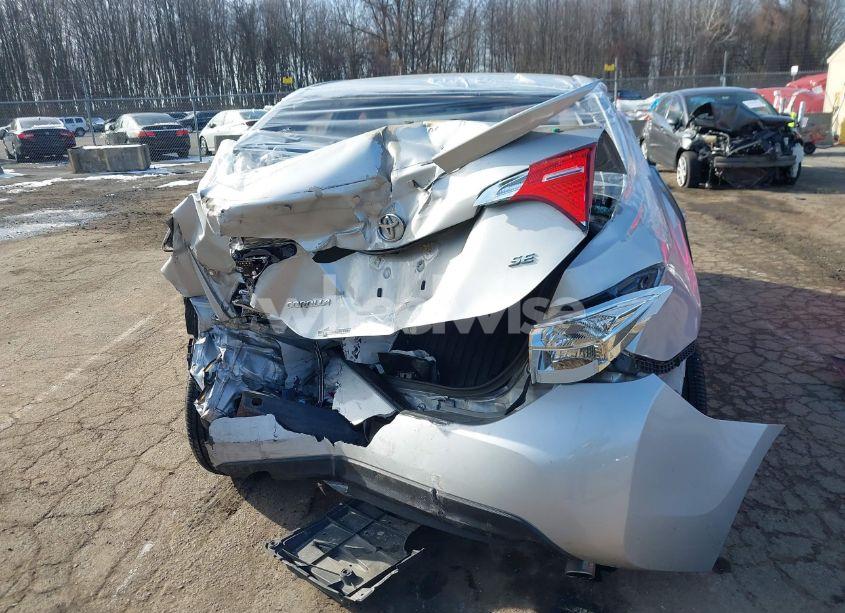 Photo 16 of 2018 Toyota Corolla SE (VIN 2T1BURHE8JC013782)
