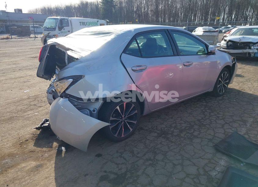 Photo 4 of 2018 Toyota Corolla SE (VIN 2T1BURHE8JC013782)
