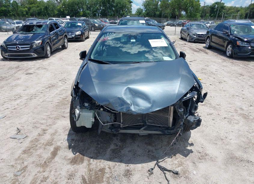 Photo 12 of 2018 Toyota Corolla LE (VIN 2T1BURHE8JC021591)