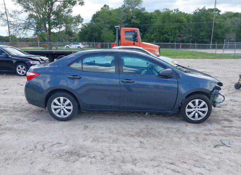 Photo 13 of 2018 Toyota Corolla LE (VIN 2T1BURHE8JC021591)