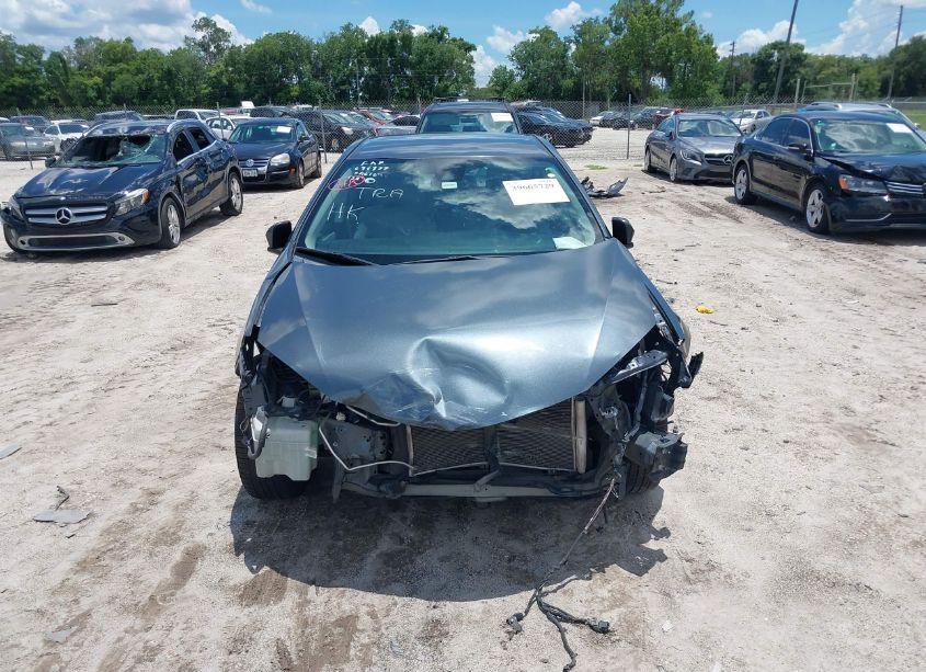 Photo 6 of 2018 Toyota Corolla LE (VIN 2T1BURHE8JC021591)