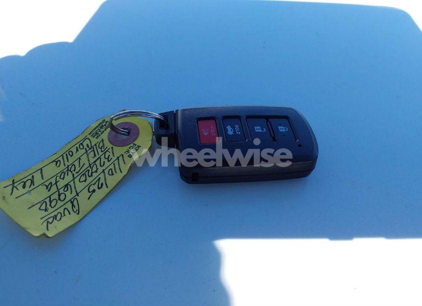 Photo 11 of 2018 Toyota Corolla SE (VIN 2T1BURHE8JC022367)