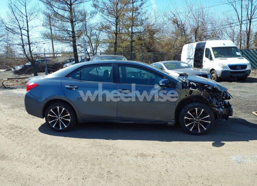 Photo 13 of 2018 Toyota Corolla SE (VIN 2T1BURHE8JC022367)