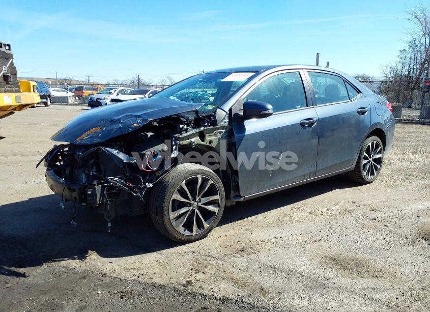 Photo 2 of 2018 Toyota Corolla SE (VIN 2T1BURHE8JC022367)