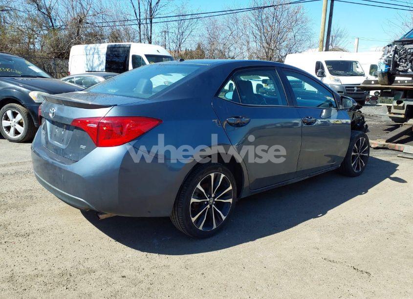 Photo 4 of 2018 Toyota Corolla SE (VIN 2T1BURHE8JC022367)