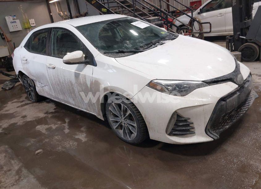 2018 Toyota Corolla SE (VIN 2T1BURHE8JC028668) main photo