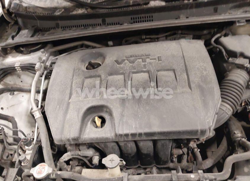 Photo 10 of 2018 Toyota Corolla SE (VIN 2T1BURHE8JC028668)