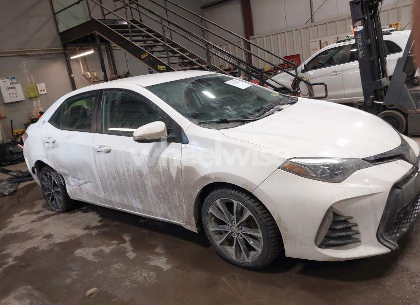 Photo 13 of 2018 Toyota Corolla SE (VIN 2T1BURHE8JC028668)
