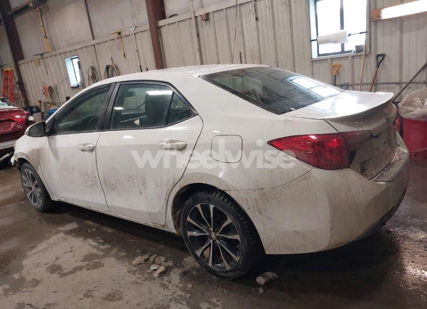 Photo 14 of 2018 Toyota Corolla SE (VIN 2T1BURHE8JC028668)