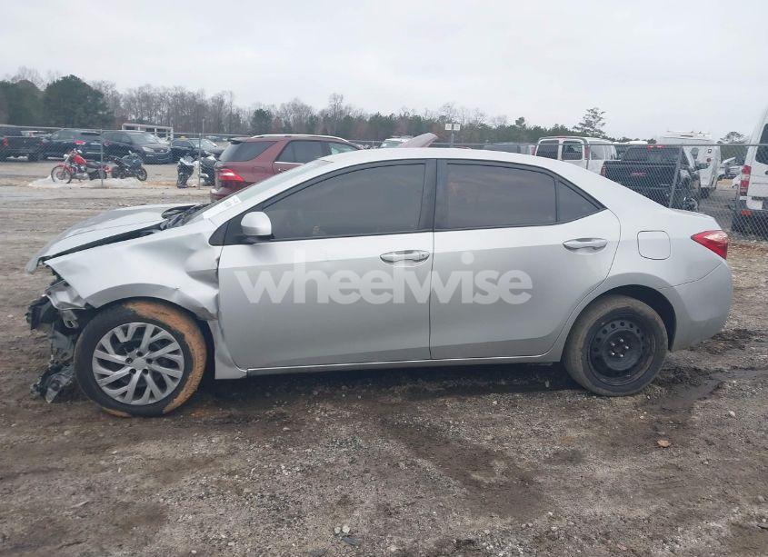 Photo 14 of 2018 Toyota Corolla LE (VIN 2T1BURHE8JC034129)