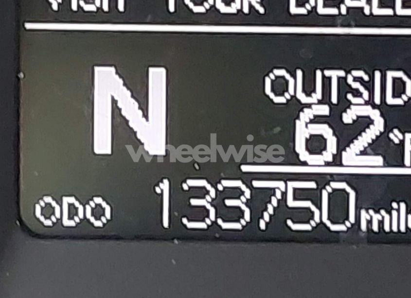 Photo 15 of 2018 Toyota Corolla LE (VIN 2T1BURHE8JC034129)