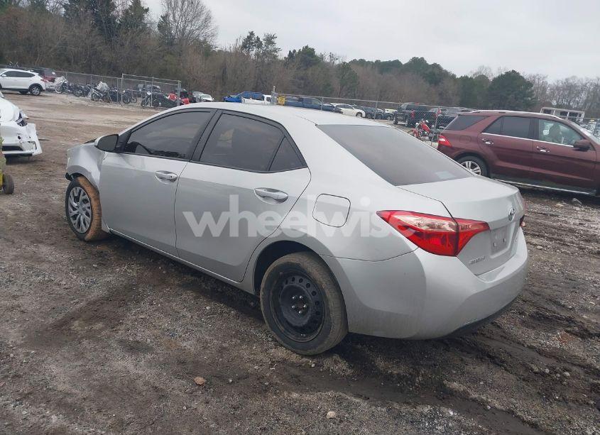 Photo 3 of 2018 Toyota Corolla LE (VIN 2T1BURHE8JC034129)