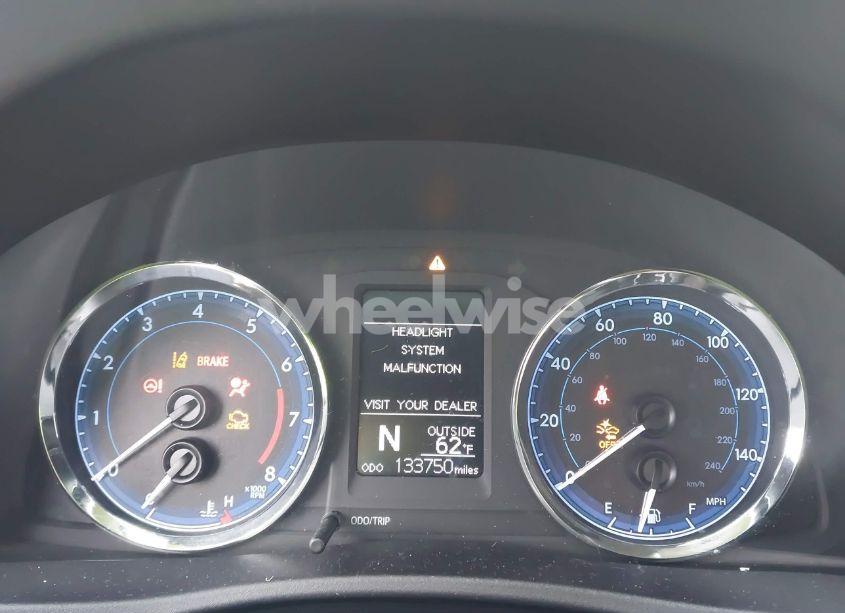 Photo 7 of 2018 Toyota Corolla LE (VIN 2T1BURHE8JC034129)