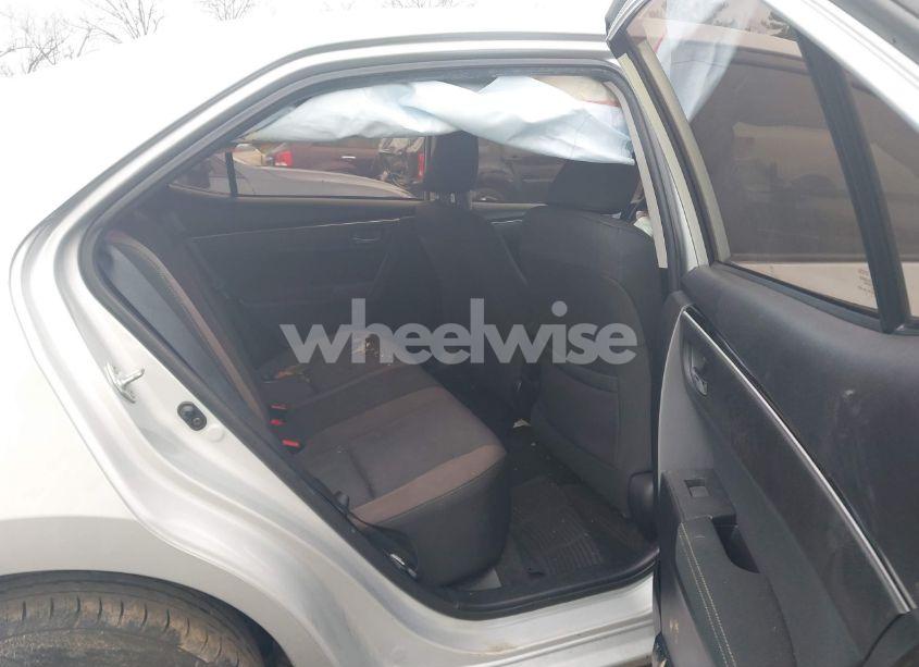 Photo 8 of 2018 Toyota Corolla LE (VIN 2T1BURHE8JC034129)