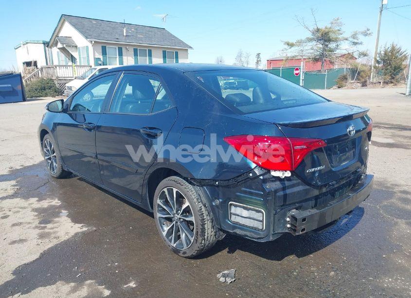 Photo 3 of 2018 Toyota Corolla SE (VIN 2T1BURHE8JC043459)