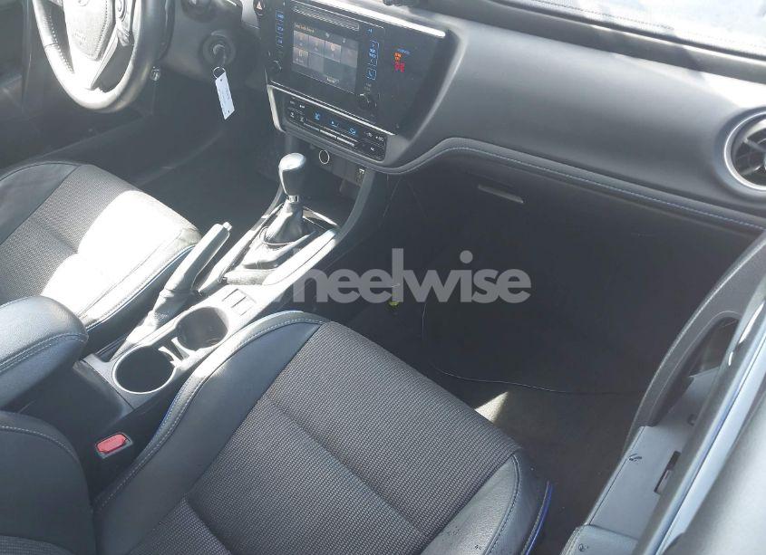 Photo 5 of 2018 Toyota Corolla SE (VIN 2T1BURHE8JC043459)