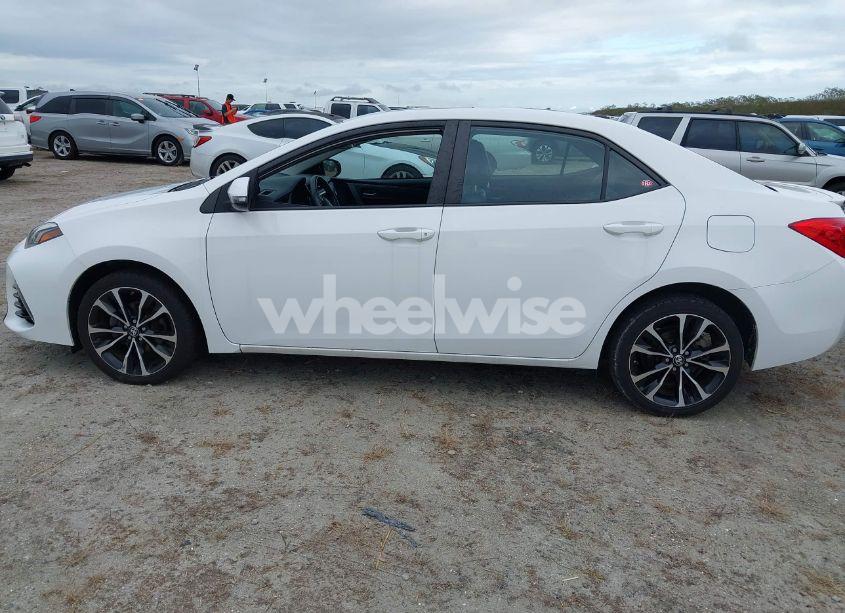 Photo 14 of 2018 Toyota Corolla SE (VIN 2T1BURHE8JC045230)