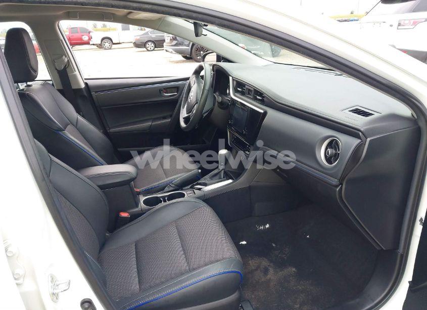 Photo 5 of 2018 Toyota Corolla SE (VIN 2T1BURHE8JC045230)