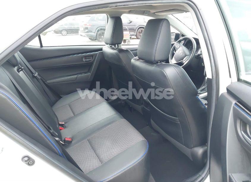 Photo 8 of 2018 Toyota Corolla SE (VIN 2T1BURHE8JC045230)