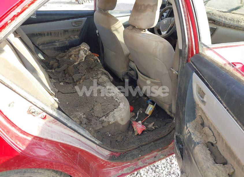 Photo 8 of 2018 Toyota Corolla LE (VIN 2T1BURHE8JC058060)