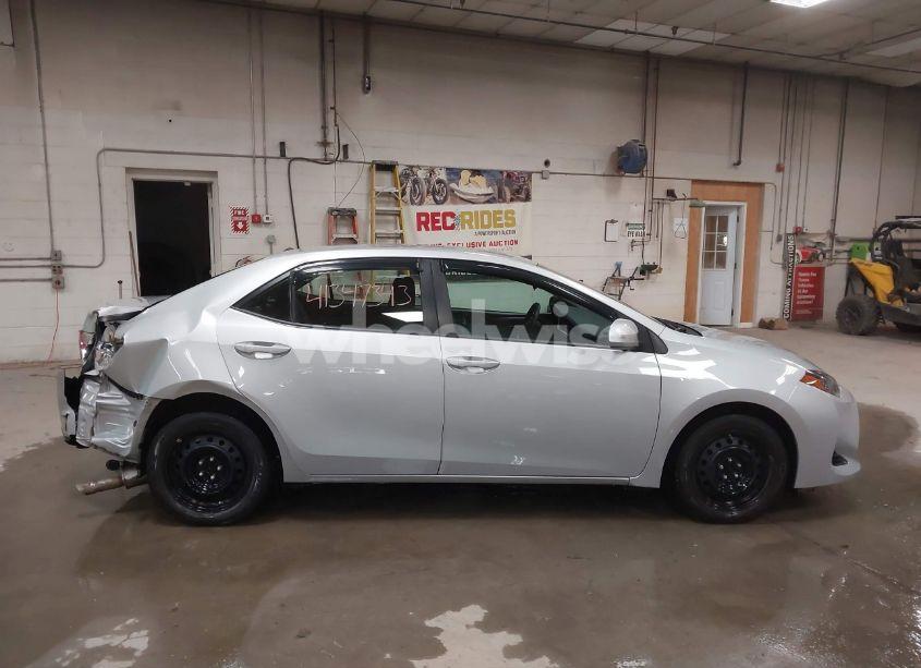 Photo 14 of 2018 Toyota Corolla LE (VIN 2T1BURHE8JC064800)