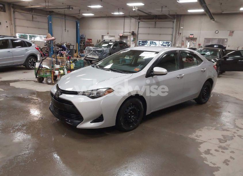 Photo 2 of 2018 Toyota Corolla LE (VIN 2T1BURHE8JC064800)
