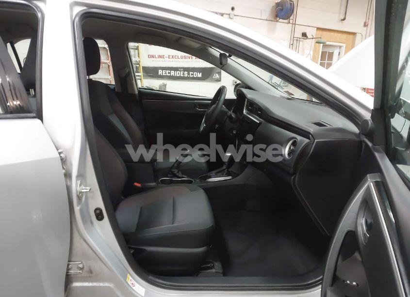 Photo 5 of 2018 Toyota Corolla LE (VIN 2T1BURHE8JC064800)