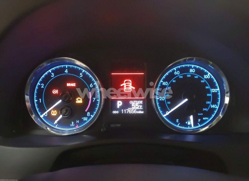 Photo 7 of 2018 Toyota Corolla LE (VIN 2T1BURHE8JC064800)