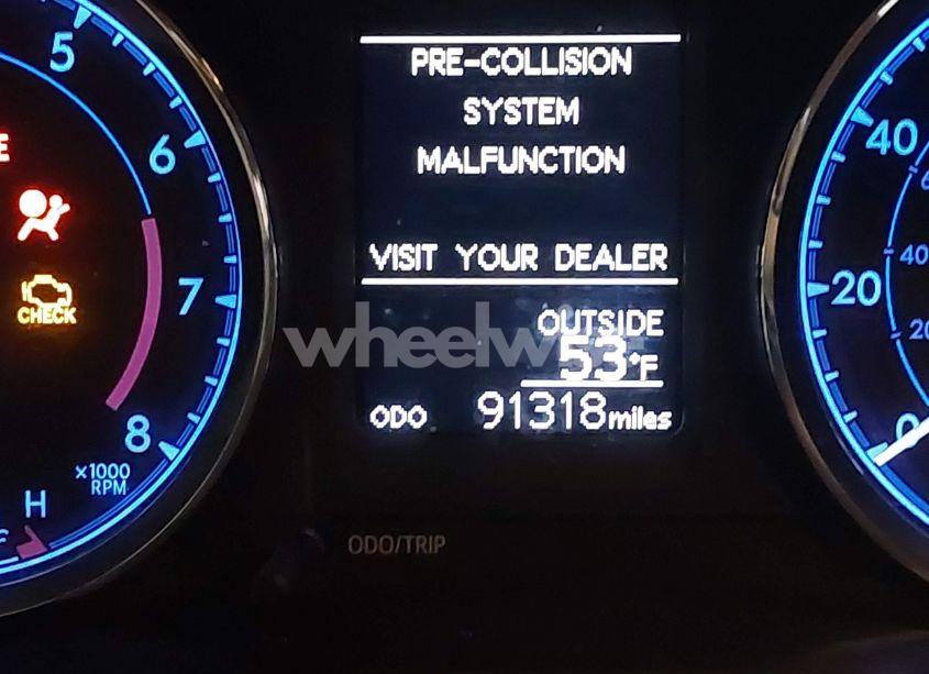 Photo 15 of 2018 Toyota Corolla LE (VIN 2T1BURHE8JC076882)