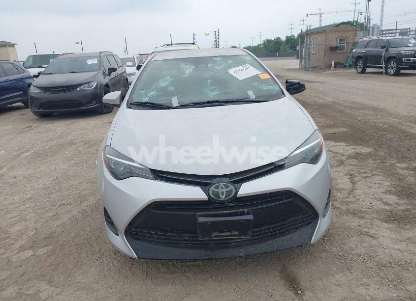 Photo 12 of 2018 Toyota Corolla LE (VIN 2T1BURHE8JC079006)