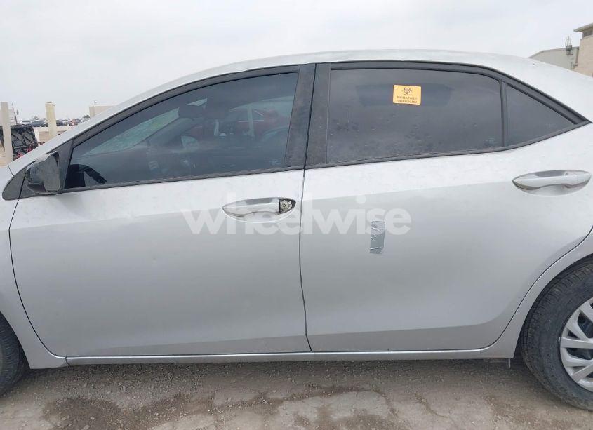 Photo 14 of 2018 Toyota Corolla LE (VIN 2T1BURHE8JC079006)