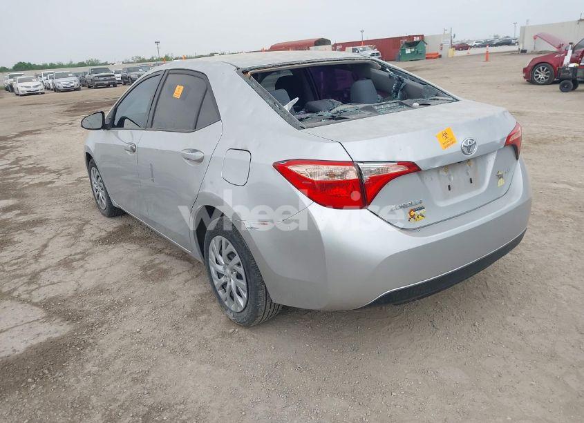 Photo 3 of 2018 Toyota Corolla LE (VIN 2T1BURHE8JC079006)