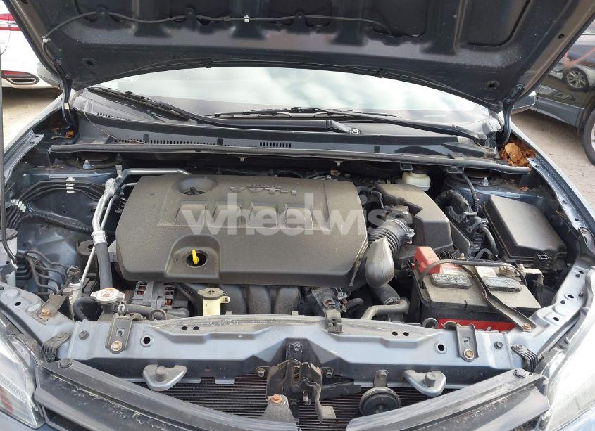 Photo 10 of 2018 Toyota Corolla LE (VIN 2T1BURHE8JC081838)