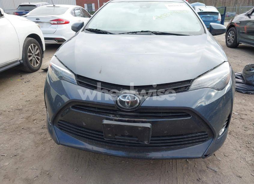 Photo 13 of 2018 Toyota Corolla LE (VIN 2T1BURHE8JC081838)