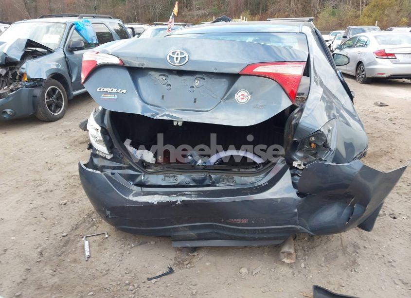 Photo 17 of 2018 Toyota Corolla LE (VIN 2T1BURHE8JC081838)