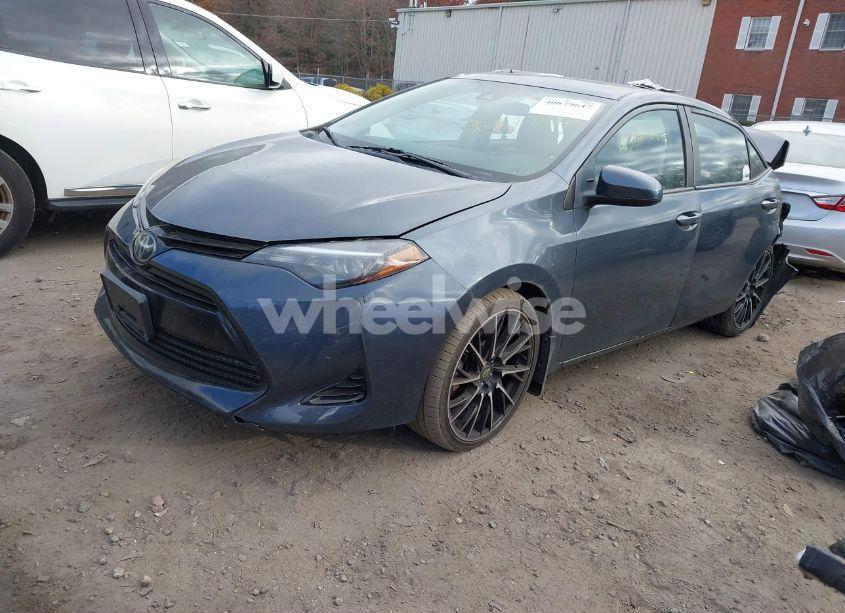 Photo 2 of 2018 Toyota Corolla LE (VIN 2T1BURHE8JC081838)