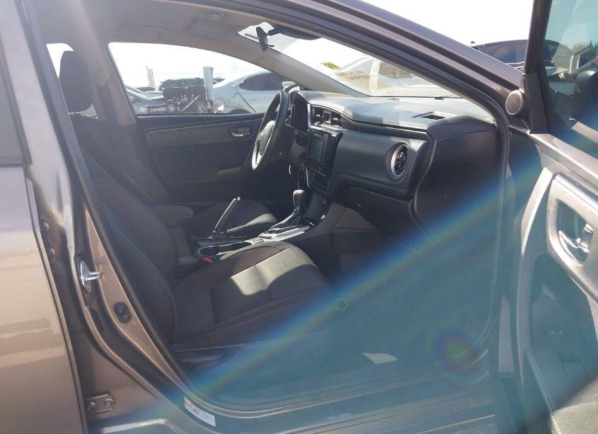 Photo 5 of 2018 Toyota Corolla LE (VIN 2T1BURHE8JC093651)