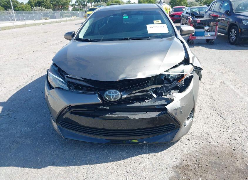 Photo 6 of 2018 Toyota Corolla LE (VIN 2T1BURHE8JC093651)