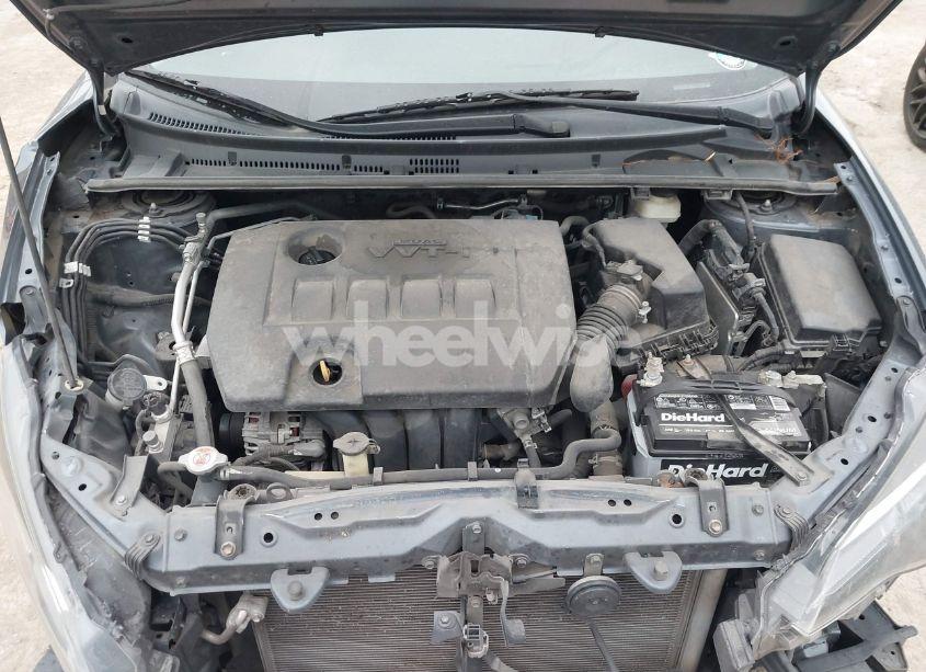 Photo 10 of 2018 Toyota Corolla LE (VIN 2T1BURHE8JC111386)