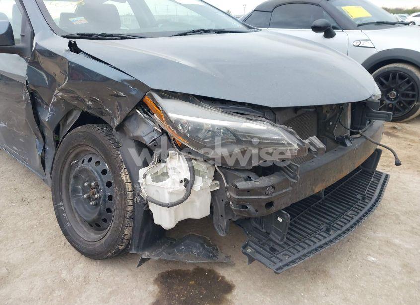 Photo 6 of 2018 Toyota Corolla LE (VIN 2T1BURHE8JC111386)