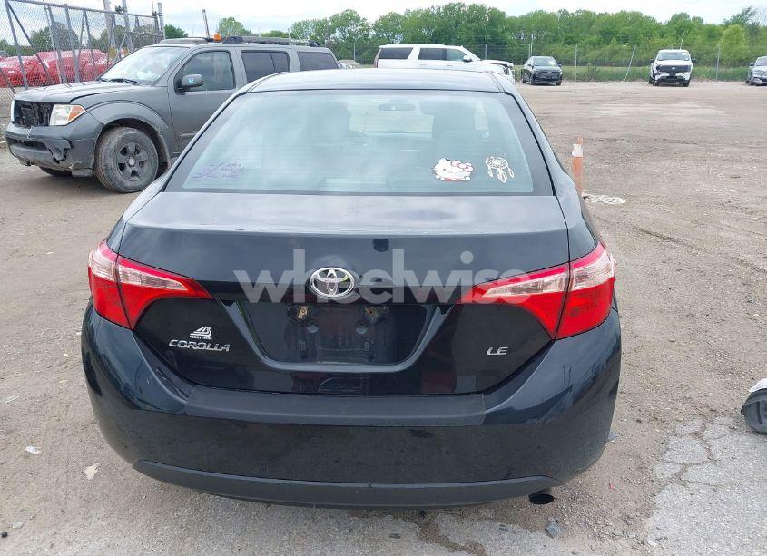 Photo 17 of 2018 Toyota Corolla LE (VIN 2T1BURHE8JC113915)