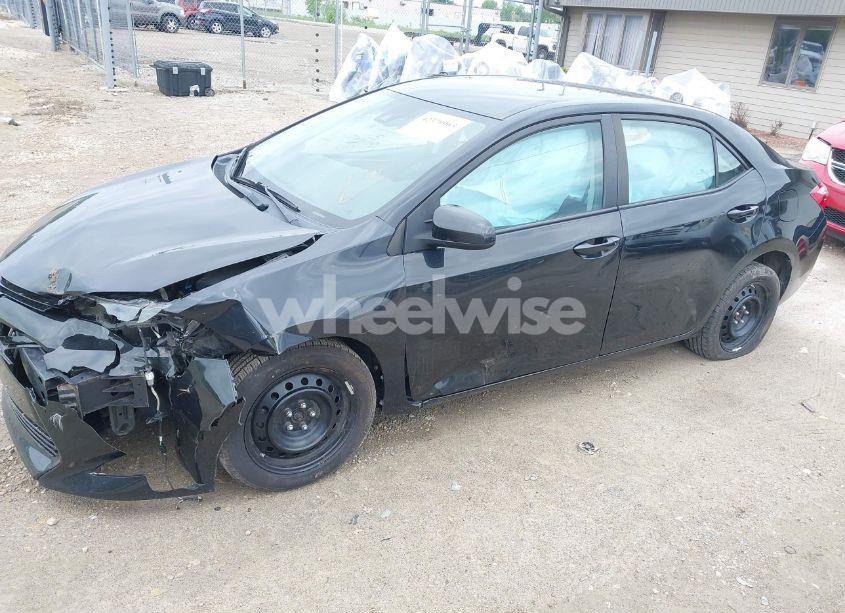 Photo 2 of 2018 Toyota Corolla LE (VIN 2T1BURHE8JC113915)