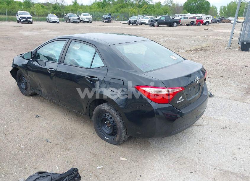 Photo 3 of 2018 Toyota Corolla LE (VIN 2T1BURHE8JC113915)