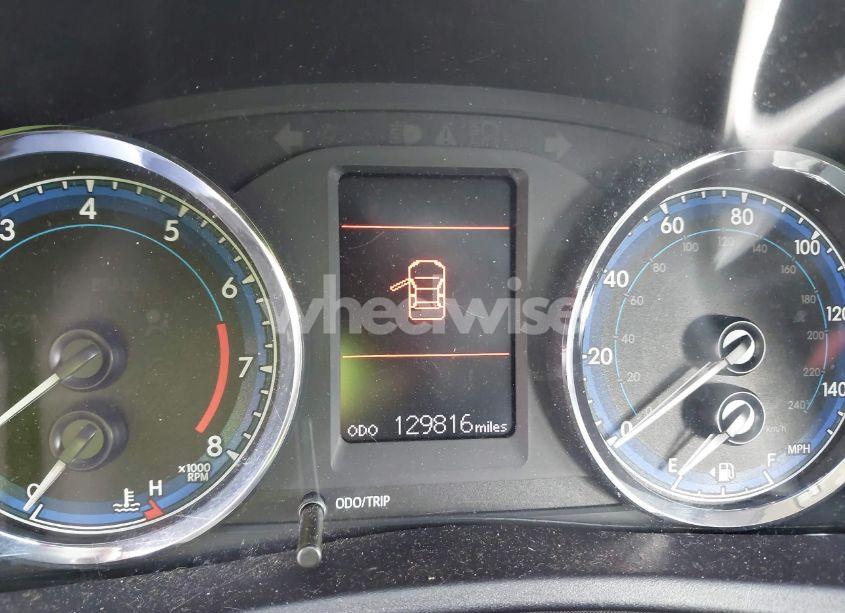 Photo 14 of 2018 Toyota Corolla LE (VIN 2T1BURHE8JC118807)