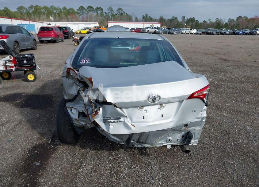 Photo 15 of 2018 Toyota Corolla LE (VIN 2T1BURHE8JC118807)